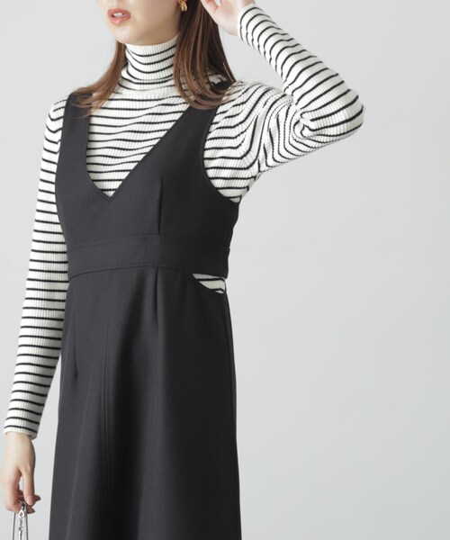 FREE'S MART（フリーズマート）の「◆カットアウトＶネックジャンパースカート（ワンピース・レディース・ブラック/ベージュ・MEDIUM/SMALL）」の8枚目の写真