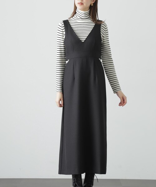 FREE'S MART（フリーズマート）の「◆カットアウトＶネックジャンパースカート（ワンピース・レディース・ブラック/ベージュ・MEDIUM/SMALL）」の9枚目の写真