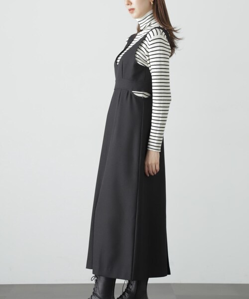 FREE'S MART（フリーズマート）の「◆カットアウトＶネックジャンパースカート（ワンピース・レディース・ブラック/ベージュ・MEDIUM/SMALL）」の10枚目の写真