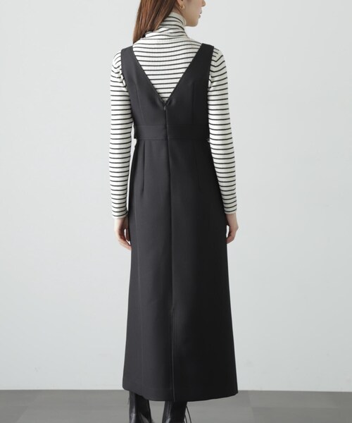 FREE'S MART（フリーズマート）の「◆カットアウトＶネックジャンパースカート（ワンピース・レディース・ブラック/ベージュ・MEDIUM/SMALL）」の11枚目の写真