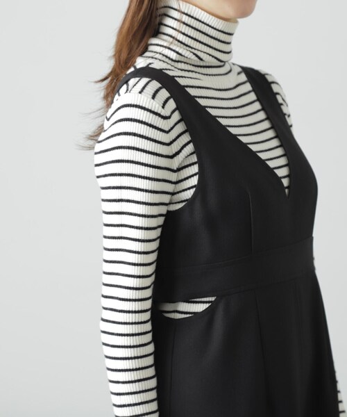 FREE'S MART（フリーズマート）の「◆カットアウトＶネックジャンパースカート（ワンピース・レディース・ブラック/ベージュ・MEDIUM/SMALL）」の12枚目の写真