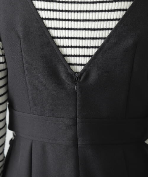 FREE'S MART（フリーズマート）の「◆カットアウトＶネックジャンパースカート（ワンピース・レディース・ブラック/ベージュ・MEDIUM/SMALL）」の14枚目の写真