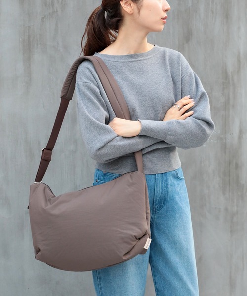 Legato Largo(レガートラルゴ)の「【Legato Largo】LG-F3162 パデットナイロンハンモックA4ワンショルダー ※(ショルダーバッグ・レディース・ベージュ/グリーン/ブラウン/ブラック・FREE)」の3枚目の写真