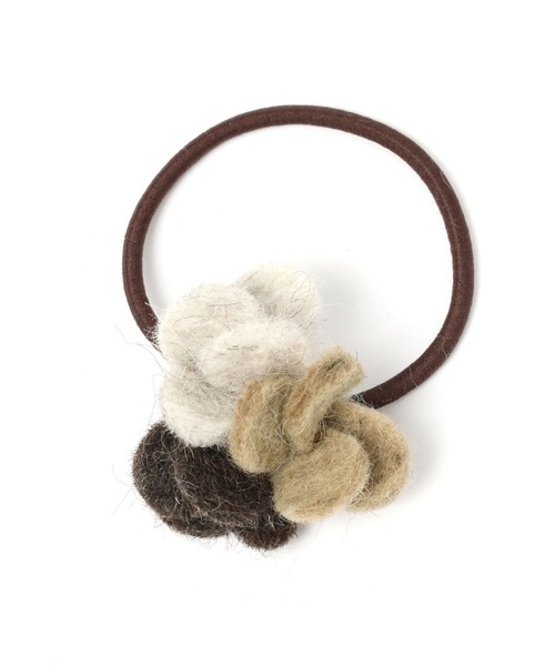 studio CLIP(スタディオクリップ)の「フェルトお花ポニー(ヘアゴム・レディース・グレー/ベージュ・FREE)」の2枚目の写真