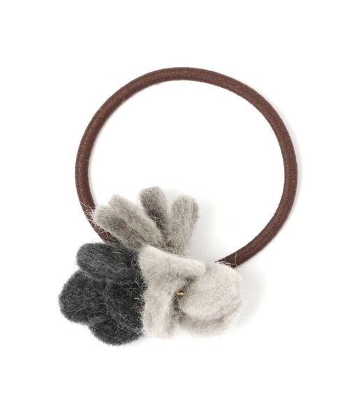studio CLIP(スタディオクリップ)の「フェルトお花ポニー(ヘアゴム・レディース・グレー/ベージュ・FREE)」の1枚目の写真