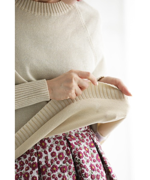 cawaii(カワイイ)の「華やぐ煌めきラメ クルーネックニット Back to BASICS(ニット/セーター・レディース・ベージュ/グレー・FREE)」の15枚目の写真