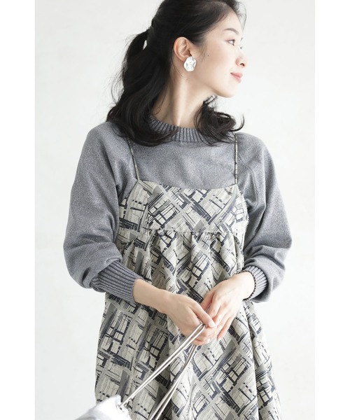 cawaii(カワイイ)の「華やぐ煌めきラメ クルーネックニット Back to BASICS(ニット/セーター・レディース・ベージュ/グレー・FREE)」の10枚目の写真