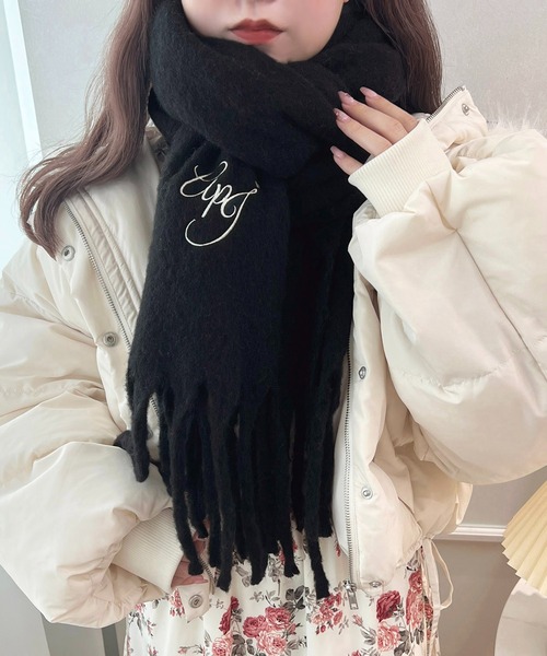 apres jour（アプレジュール）の「刺繍ボリュームマフラー【ZOZOTOWN限定アイテム】（マフラー・レディース・オフホワイト/アイボリー/ライトグレー/ブラック・FREE）」の3枚目の写真