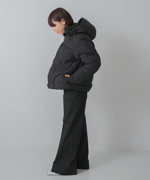 GANNI（ガニー）の「GANNI　SoftPufferShort Raglan JACKET（ダウンジャケット/コート・レディース・ブラック・36）」の4枚目の写真