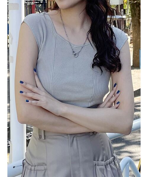 MURUA（ムルーア）の「バックオープンリブコルセットニット（ニット/セーター・レディース・ブルー/グリーン/ベージュ/ブラック/オレンジ/ホワイト・FREE）」の3枚目の写真