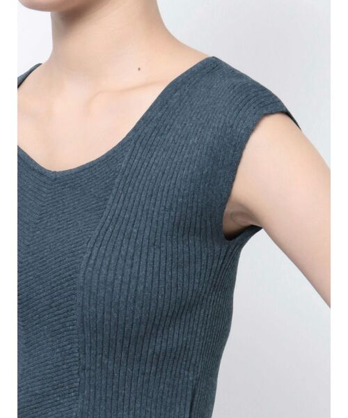 MURUA（ムルーア）の「バックオープンリブコルセットニット（ニット/セーター・レディース・ブルー/グリーン/ベージュ/ブラック/オレンジ/ホワイト・FREE）」の20枚目の写真