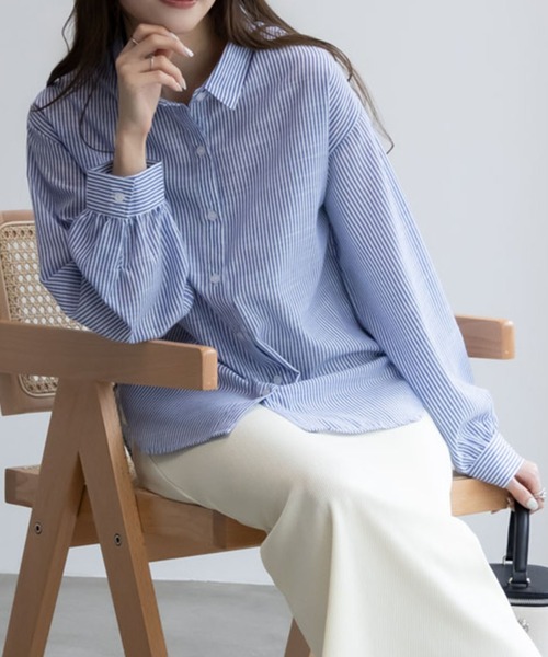 NAVY(ネイビー)の「NAVY スラブベーシック前開きセミシアーシャツ(シャツ/ブラウス・レディース・ブルー系その他/ホワイト/ホワイト×ブルー・M/L/S/XL)」の2枚目の写真