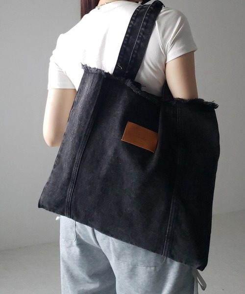 me+em select（ミームセレクト）の「※※【 ２color 】レザータグスクエアダメージデニムトートバッグ（トートバッグ・レディース・ブラック/ブルー・FREE）」の6枚目の写真