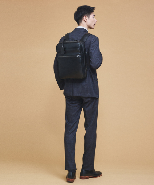 SEEKER（シーカー）の「【SEEKER別注 】3WAY スクエア レザー バッグ（バックパック/リュック・メンズ・ネイビー/ブラック・フリー）」の11枚目の写真