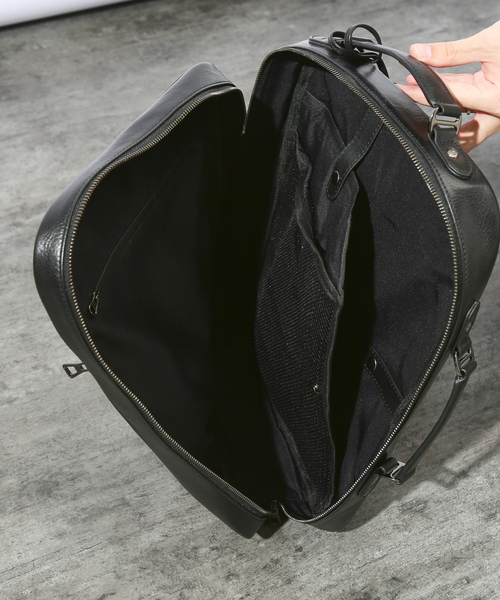 SEEKER（シーカー）の「【SEEKER別注 】3WAY スクエア レザー バッグ（バックパック/リュック・メンズ・ネイビー/ブラック・フリー）」の3枚目の写真