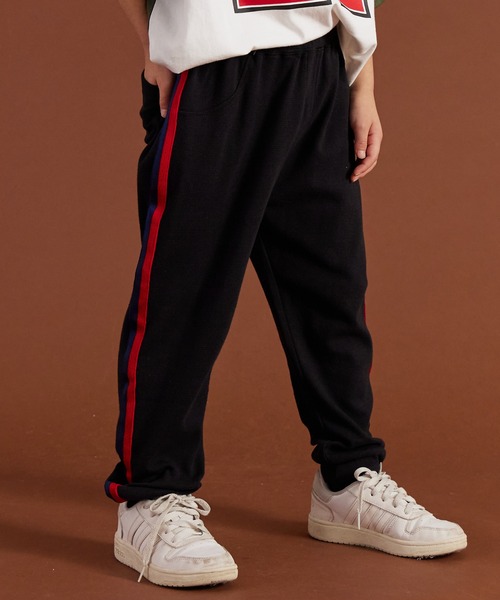 PAIRMANON STREET（ペアマノンストリート）の「【PAIRMANON STREET】サイドライン ストレッチ スキニー サルエル パンツ（スウェットパンツ・キッズ・ブラック系その他/ベージュ系その他/ブラック系その他2/ベージュ系その他2/ブラック系その他3/ベージュ系その他3/ベージュ/ブラック・100/120/80/90/130/110）」の4枚目の写真