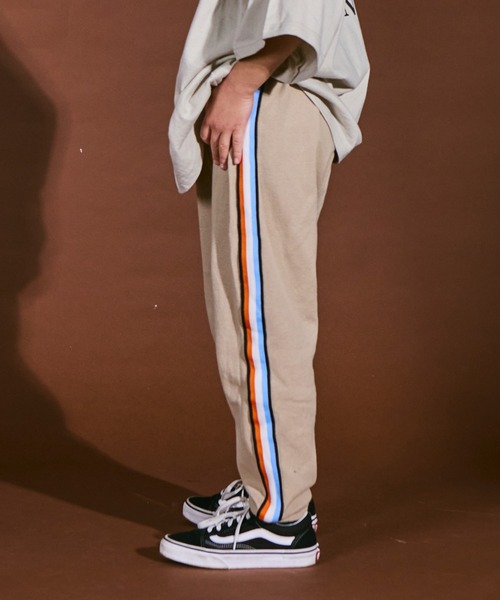 PAIRMANON STREET（ペアマノンストリート）の「【PAIRMANON STREET】サイドライン ストレッチ スキニー サルエル パンツ（スウェットパンツ・キッズ・ブラック系その他/ベージュ系その他/ブラック系その他2/ベージュ系その他2/ブラック系その他3/ベージュ系その他3/ベージュ/ブラック・100/120/80/90/130/110）」の16枚目の写真