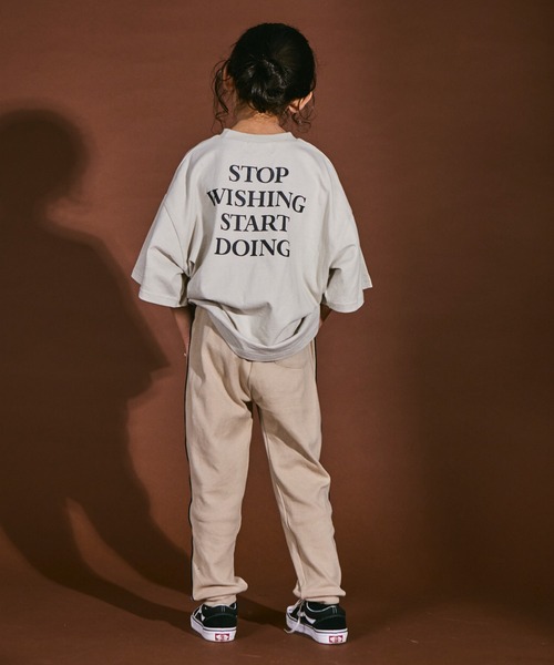 PAIRMANON STREET（ペアマノンストリート）の「【PAIRMANON STREET】サイドライン ストレッチ スキニー サルエル パンツ（スウェットパンツ・キッズ・ブラック系その他/ベージュ系その他/ブラック系その他2/ベージュ系その他2/ブラック系その他3/ベージュ系その他3/ベージュ/ブラック・100/120/80/90/130/110）」の17枚目の写真