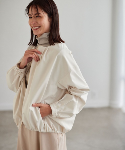 Elura(エルーラ)の「大人リュクスブルゾン/995218(その他アウター・レディース・オフホワイト/ネイビー・LARGE/MEDIUM)」の2枚目の写真