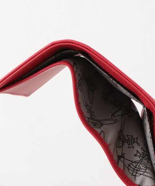 Vivienne Westwood(ヴィヴィアンウエストウッド)の「JEAN ENVELOPE BILLFOLD WITH POCKET/P(財布・レディース・ブラック/レッド・FREE)」の5枚目の写真
