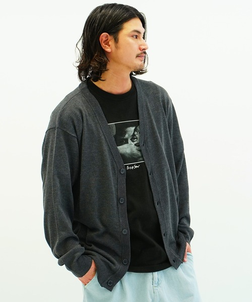 En serio TOKYO(エンソリオトーキョー)の「セミルーズシルエットベーシックVネックカーディガン(カーディガン/ボレロ・メンズ・グリーン/ベージュ/ネイビー/チャコールグレー/ブラック/グレー/レッド/ブルー・MEDIUM/LARGE/X-LARGE)」の3枚目の写真