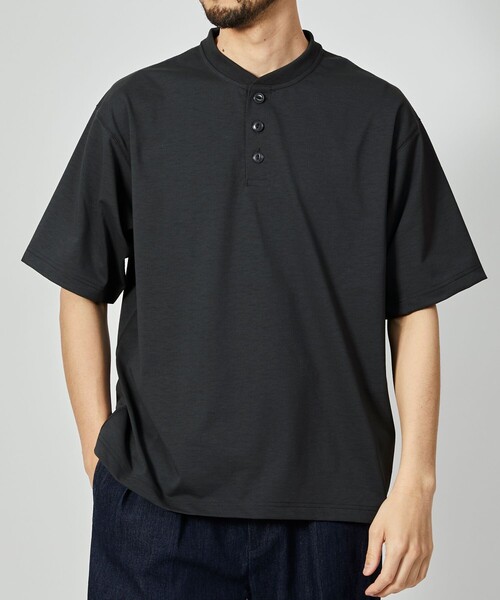 FREAK'S STORE（フリークスストア）の「【旧品番の為展開NG】FREAK’S STORE/フリークスストア AIRDRY 7.7オンス ビックシルエット ヘンリーネック Tシャツ/エアドライ/吸水速乾（Tシャツ/カットソー・メンズ・ホワイト/ブラック/グレイッシュベージュ/チャコール・SMALL/MEDIUM/LARGE）」の7枚目の写真