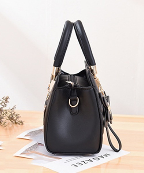 NANEA(ナネア)の「チャーム付きキルティングデザイン2ウェイバッグ(ショルダーバッグ・レディース・ピンク/レッド/ブラウン/イエロー/ブラック/ベージュ/グレー/グリーン・フリー)」の20枚目の写真