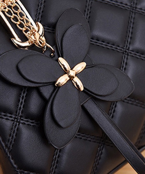 NANEA（ナネア）の「チャーム付きキルティングデザイン2ウェイバッグ