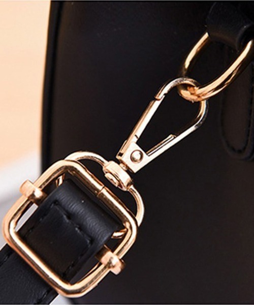 NANEA(ナネア)の「チャーム付きキルティングデザイン2ウェイバッグ(ショルダーバッグ・レディース・ピンク/レッド/ブラウン/イエロー/ブラック/ベージュ/グレー/グリーン・フリー)」の10枚目の写真