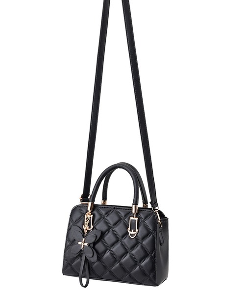 NANEA(ナネア)の「チャーム付きキルティングデザイン2ウェイバッグ(ショルダーバッグ・レディース・ピンク/レッド/ブラウン/イエロー/ブラック/ベージュ/グレー/グリーン・フリー)」の14枚目の写真