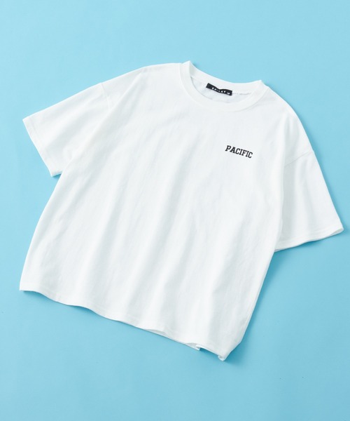 SHISKY（シスキー）の「SHISKY / シスキー カレッジロゴ フロント/バックプリント オーバーサイズ 半袖Tシャツ キッズ（Tシャツ/カットソー・キッズ・ネイビー/ベージュ系/グリーン系/ホワイト系1/ホワイト系2/グレー系/グレー系2/オフホワイト/サックスブルー/オレンジ/ミント/杢グレー/チャコール/ホワイト系/ダークグリーン/ベージュ・140/130/120/160/150/110）」の5枚目の写真