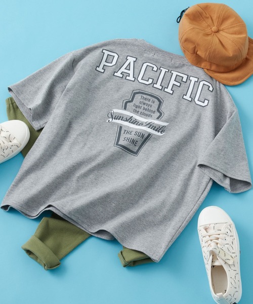 SHISKY（シスキー）の「SHISKY / シスキー カレッジロゴ フロント/バックプリント オーバーサイズ 半袖Tシャツ キッズ（Tシャツ/カットソー・キッズ・ネイビー/ベージュ系/グリーン系/ホワイト系1/ホワイト系2/グレー系/グレー系2/オフホワイト/サックスブルー/オレンジ/ミント/杢グレー/チャコール/ホワイト系/ダークグリーン/ベージュ・140/130/120/160/150/110）」の8枚目の写真