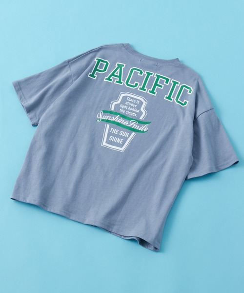 SHISKY（シスキー）の「SHISKY / シスキー カレッジロゴ フロント/バックプリント オーバーサイズ 半袖Tシャツ キッズ（Tシャツ/カットソー・キッズ・ネイビー/ベージュ系/グリーン系/ホワイト系1/ホワイト系2/グレー系/グレー系2/オフホワイト/サックスブルー/オレンジ/ミント/杢グレー/チャコール/ホワイト系/ダークグリーン/ベージュ・140/130/120/160/150/110）」の15枚目の写真