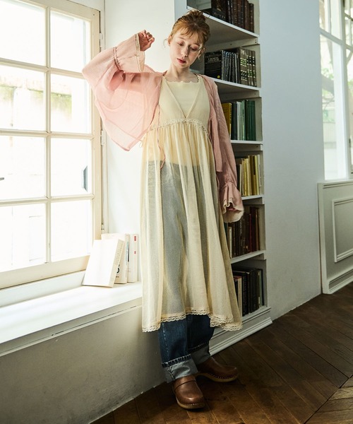 Crisp（クリスプ）の「クリンクルシフォンボレロ（カーディガン/ボレロ・レディース・ピンクベージュ/アイボリー・FREE）」の3枚目の写真