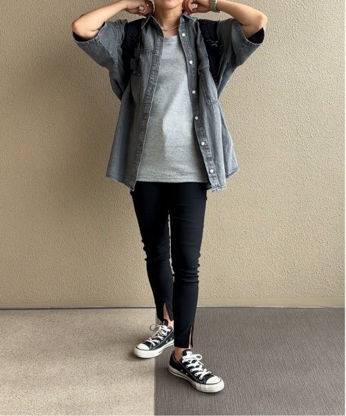 feepur by saya(フェピュールバイサヤ)の「ハーフスリーブデニムシャツ(シャツ/ブラウス・レディース・グレー/ブルー/アイボリー・MEDIUM)」の16枚目の写真