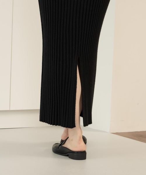 hinari（ヒナリ）の「Iラインシルエットニットスカート（スカート・レディース・チャコールグレー/ブラック/アイボリー・SMALL/X-SMALL/FREE）」の14枚目の写真