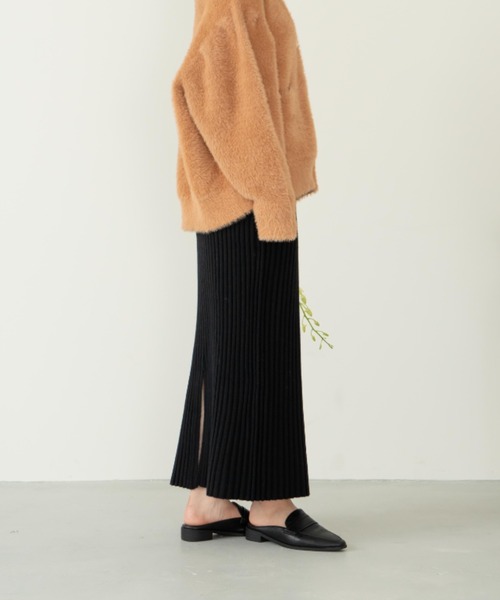 hinari（ヒナリ）の「Iラインシルエットニットスカート（スカート・レディース・チャコールグレー/ブラック/アイボリー・SMALL/X-SMALL/FREE）」の6枚目の写真