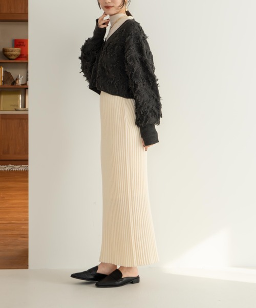 hinari（ヒナリ）の「Iラインシルエットニットスカート（スカート・レディース・チャコールグレー/ブラック/アイボリー・SMALL/X-SMALL/FREE）」の17枚目の写真