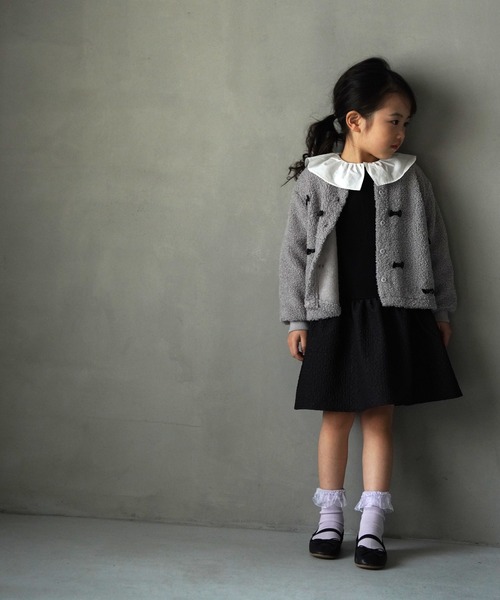 MAKE YOUR DAY（メイクユアデイ）の「ビッグフリルカラーブラウス■80～140cm（シャツ/ブラウス・キッズ・ベージュ/レッド/ブルー/オフホワイト・80/110/120/130/140/90/100）」の5枚目の写真