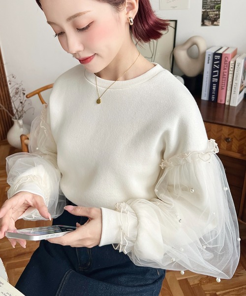 moment+(モーメントプラス)の「裏起毛パール付きorビジュー付きチュールレイヤードスリーブスウェットプルオーバー(スウェット・レディース・アイボリー/ブラック/ピンクベージュ/グレー系その他/ピンク系その他/杢グレー/ブラック系その他/ホワイト系その他・M)」の3枚目の写真