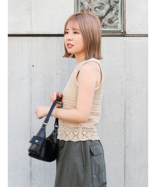 Ungrid（アングリッド）の「テープヤーンアメスリニットタンクトップ（ニット/セーター・レディース・ブラック/ベージュ/オレンジ・FREE）」の15枚目の写真