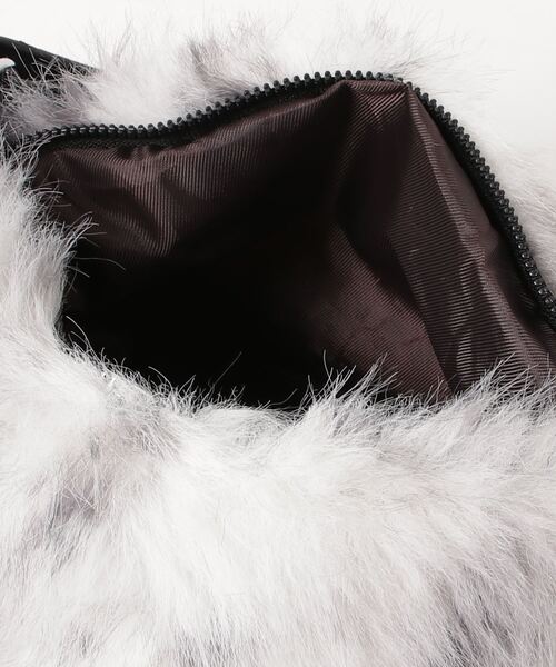 CELENA（セレナ）の「ダブルチェーン PUレザーハンドル ファーバッグ（ハンドバッグ・レディース・ブラウン/グレー/カーキ・F）」の6枚目の写真