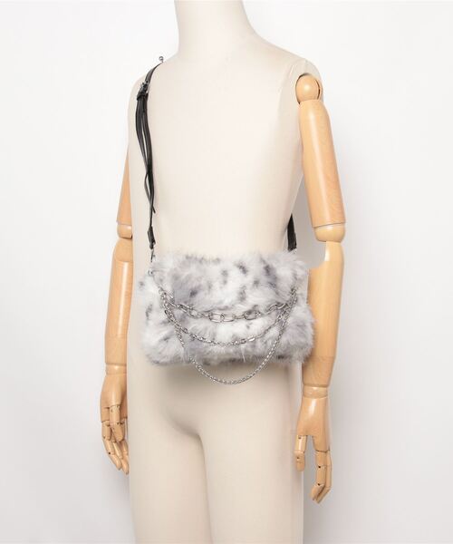 CELENA（セレナ）の「ダブルチェーン PUレザーハンドル ファーバッグ（ハンドバッグ・レディース・ブラウン/グレー/カーキ・F）」の8枚目の写真