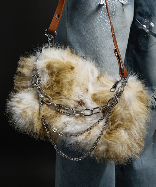 CELENA（セレナ）の「ダブルチェーン PUレザーハンドル ファーバッグ（ハンドバッグ・レディース・ブラウン/グレー/カーキ・F）」の3枚目の写真