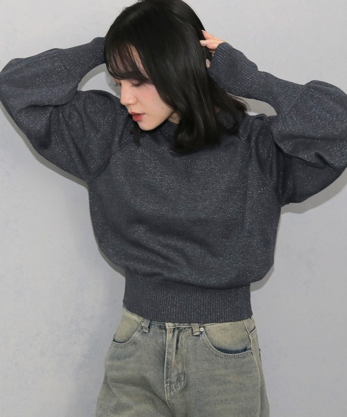 cheriella(シェリエラ)の「【cheriella】スウェットライク ラメニットプルオーバー SWEAT-LIKE LAME KNIT PULLOVER(ニット/セーター・レディース・グレー/チャコールグレー/レッド・M)」の2枚目の写真