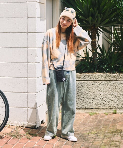 POLeR（ポーラー）の「POLeR × FREAK'S STORE/ポーラー × フリークスストア 別注 NYLON PHONE BAG ナイロン フォーンバッグ（ショルダーバッグ・メンズ・グレー/ブラック・ONE SIZE）」の4枚目の写真