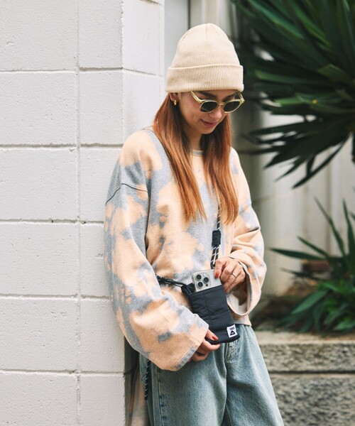 POLeR（ポーラー）の「POLeR × FREAK'S STORE/ポーラー × フリークスストア 別注 NYLON PHONE BAG ナイロン フォーンバッグ（ショルダーバッグ・メンズ・グレー/ブラック・ONE SIZE）」の8枚目の写真