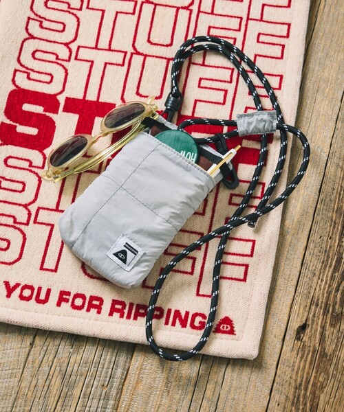 POLeR（ポーラー）の「POLeR × FREAK'S STORE/ポーラー × フリークスストア 別注 NYLON PHONE BAG ナイロン フォーンバッグ（ショルダーバッグ・メンズ・グレー/ブラック・ONE SIZE）」の21枚目の写真