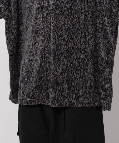 niko and...(ニコアンド)の「プリントベロアポロシャツ(ポロシャツ・メンズ・グレー/ブラウン・LARGE/MEDIUM)」の7枚目の写真