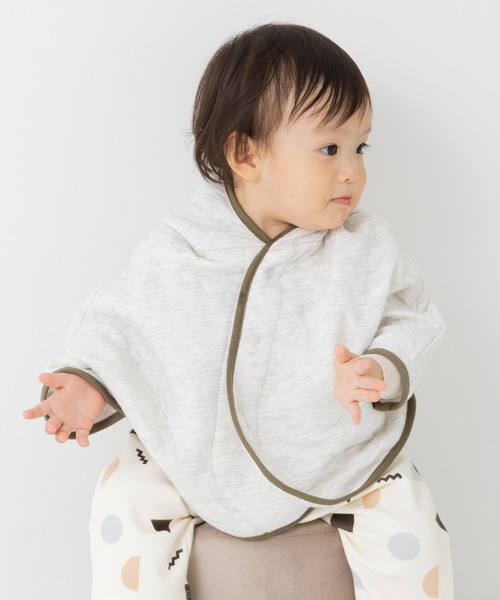 chil2（チルツー）の「ニットキルトポンチョ（ポンチョ・キッズ・ブラック/グレー/オートミール/ネイビー・80ｃｍ/90cm/100cm）」の7枚目の写真